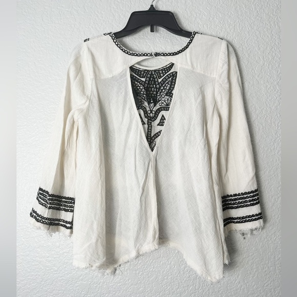 Free People New Romantics Top Size XS Beige Black Embroidery Raw Frayed Bohemian - Picture 2 of 4